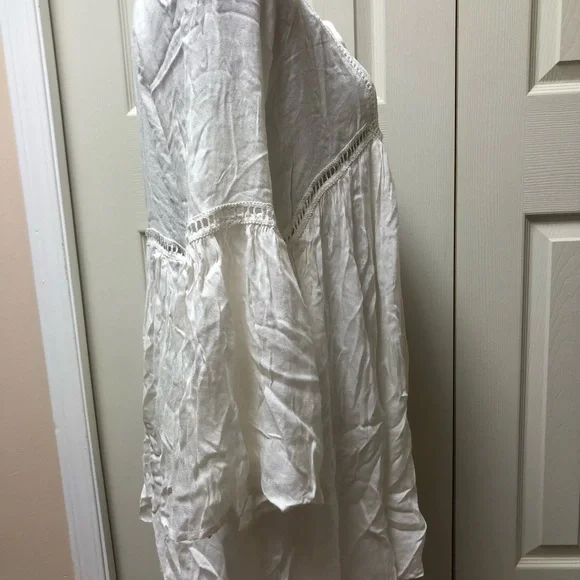 She & Sky White Bell Sleeve V-Neck Sundress for Wedding Guest - Picture 3 of 4